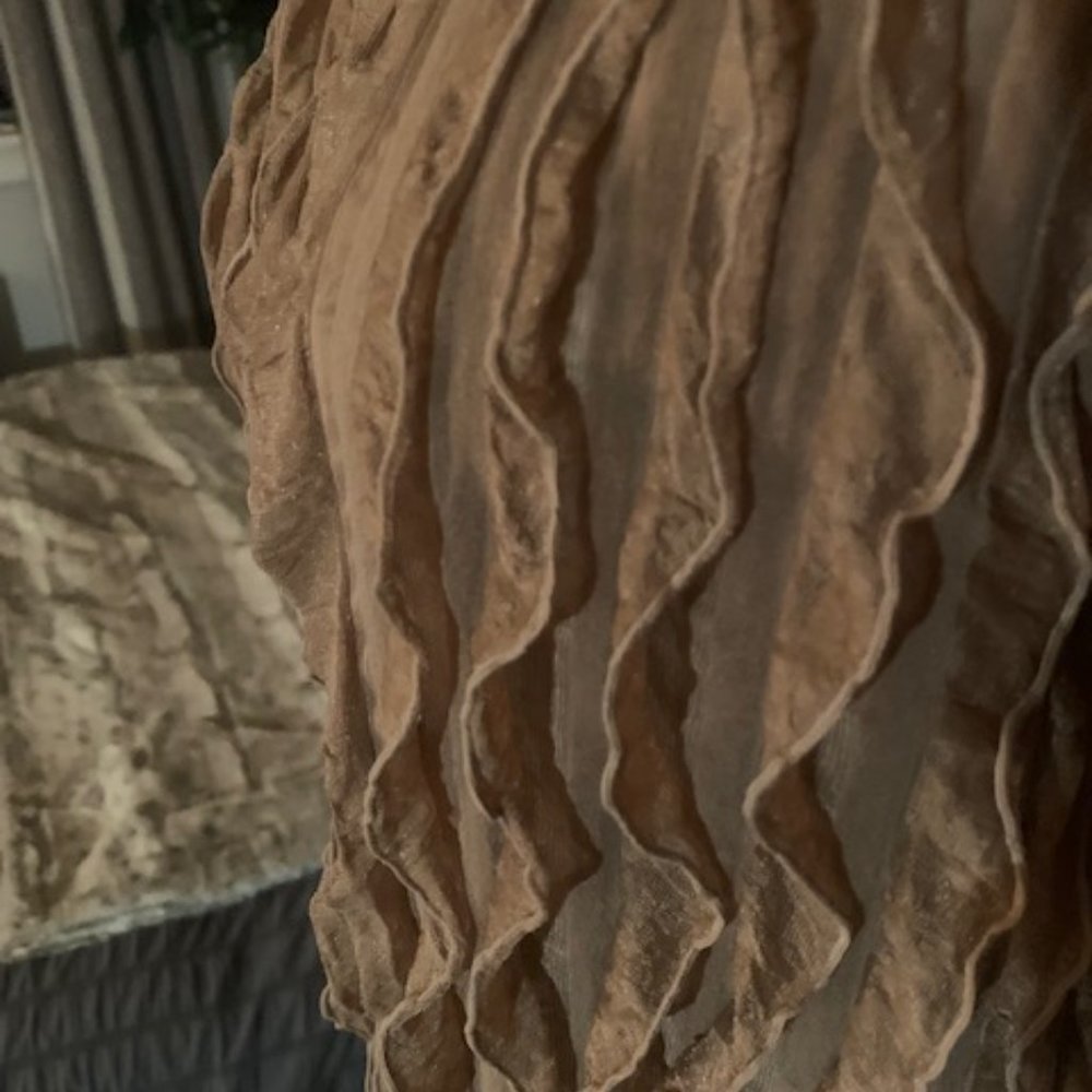 Ruffled Top - Picture 3 of 4